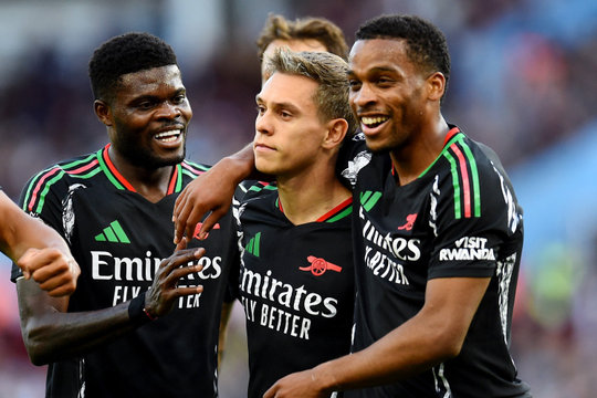 Kết quả Ngoại Hạng Anh: Arsenal đòi nợ Aston Villa trên sân khách
