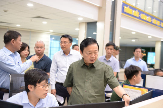 Phó Thủ tướng yêu cầu cơ quan khí tượng cập nhật thông tin bão Yagi liên tục