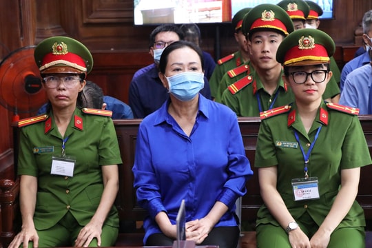 Bị cáo Trương Mỹ Lan xin lại bộ trang sức kim cương 'mẹ cho làm kỷ niệm'
