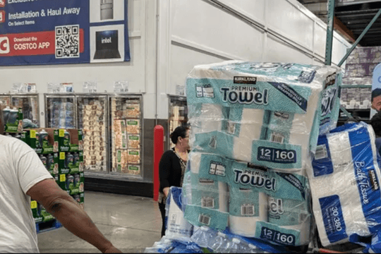 Người Mỹ lại tích trữ giấy vệ sinh như thời dịch COVID-19