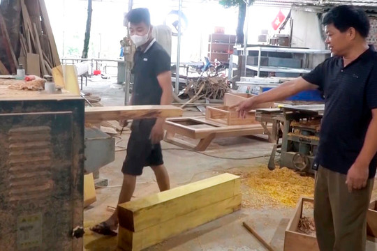 15 chương trình mục tiêu quốc gia giảm nghèo bền vững giai đoạn 2021 - 2025: Vươn lên làm giàu từ nghề mộc truyền thống