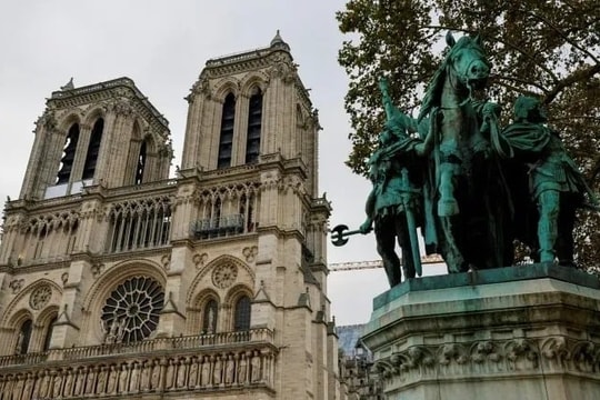 Tiếng chuông Nhà thờ Đức Bà Paris lại vang sau 5 năm hỏa hoạn