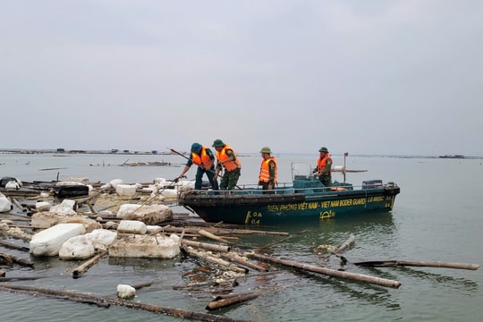 2 tháng sau siêu bão Yagi, Quảng Yên vẫn ngổn ngang với rác