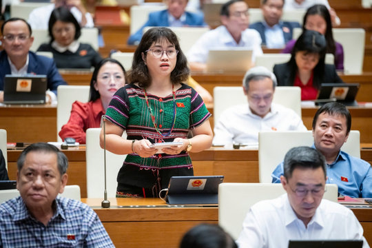 Quốc hội tiếp tục chất vấn thành viên Chính phủ, Thủ tướng sẽ trực tiếp trả lời