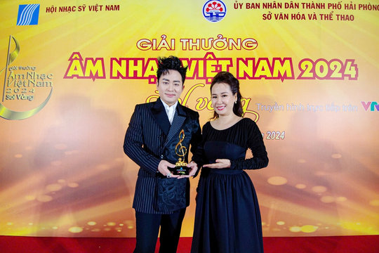 Tùng Dương, Hà Trần, Đức Trí lần đầu tiên đoạt giải Sol Vàng