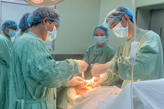 Ghép tủy đồng loại cứu sống 2 bệnh nhi bị tan máu bẩm sinh