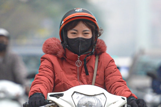 Ô nhiễm không khí vượt báo động đỏ, người Hà Nội khốn khổ vì bụi mịn