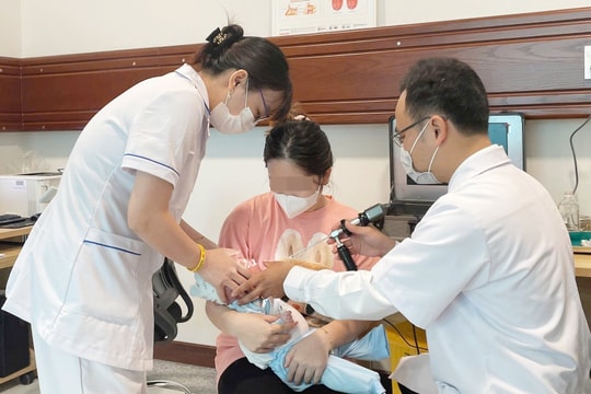 Không khí ‘rất xấu’, người Hà Nội ám ảnh với bệnh hô hấp