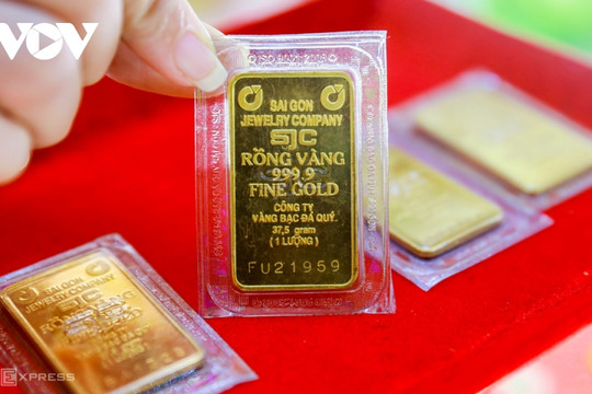 Giá vàng hôm nay 17/1: Vàng miếng SJC tăng 300.000 đồng/lượng chiều mua - bán