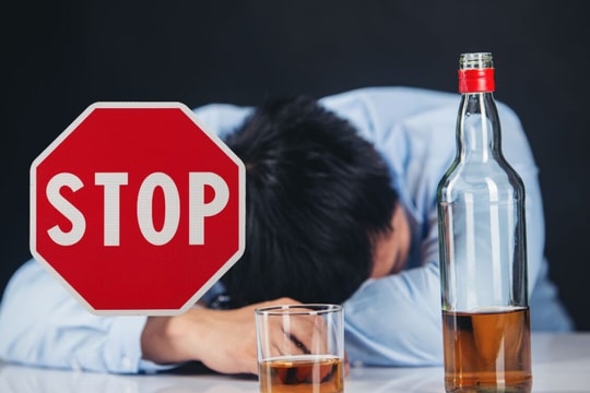 Bộ Y tế khuyến cáo người dân không nên tắm khuya sau 22h00