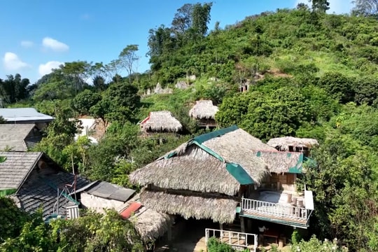 Bảo tồn bản sắc văn hóa dân tộc qua mô hình du lịch cộng đồng ở Sơn La