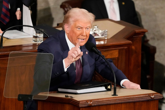 Ông Trump phát biểu trước Quốc hội: Ưu tiên 'giải cứu' kinh tế Mỹ