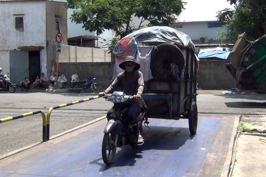 Thí điểm cân ký rác ở TP.HCM: Loay hoay giải bài toán định mức 4kg/ngày