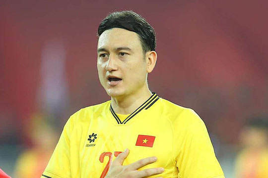 HLV Kim Sang-sik ngó lơ, Đặng Văn Lâm khó trở lại tuyển Việt Nam
