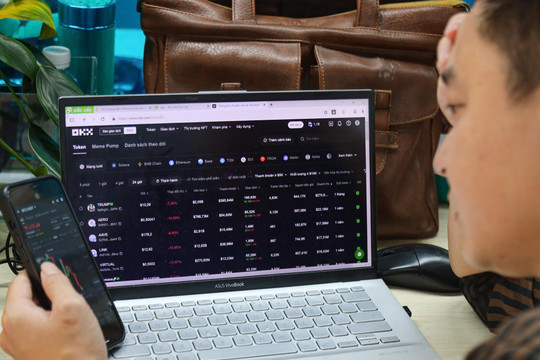 Chơi tiền ảo ‘chui’ rủi ro như đánh bạc, trắng tay trong ít phút
