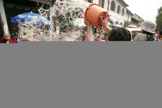 Té nước tưng bừng tại Tết cổ truyền Bumpimay ở cố đô Luang Prabang