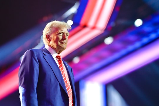 Ông Trump nói Mỹ hầu như không có lạm phát, yêu cầu Fed hạ lãi suất