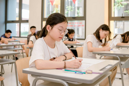 Bất chấp lệnh cấm, nhiều phụ huynh cho con học thêm chạy đua vào lớp 6