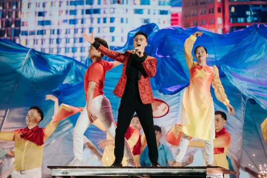 Hoàng Bách hát ca khúc chạm tới trái tim hàng nghìn người nghe