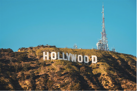 Ông Trump đánh thuế 100% phim nước ngoài để 'cứu Hollywood'