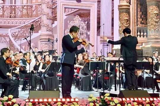 NSND Bùi Công Duy thăng hoa trong hòa nhạc hữu nghị Việt Nam - Kazakhstan