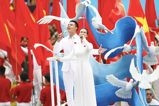 Ca khúc 4 tỷ lượt xem dịp 30/4 đạt top 1 trending Youtube