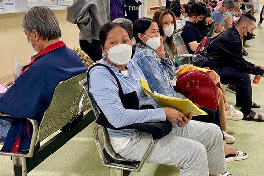 Ca mắc COVID-19 ở TP.HCM tăng nhẹ, chưa ghi nhận trường hợp nặng