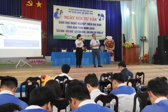Tư vấn giáo dục nghề nghiệp cho hơn 15.000 học sinh Kon Tum