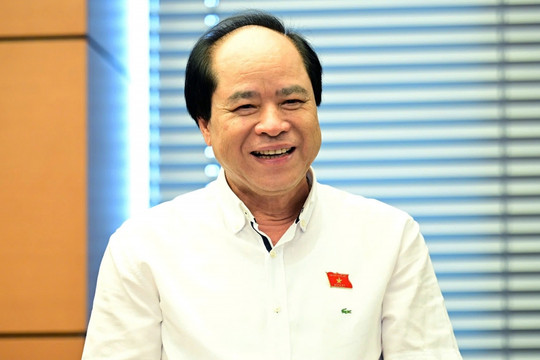 Đại biểu Quốc hội: “Miễn học phí rồi, làm sao hạn chế các khoản thu khác”