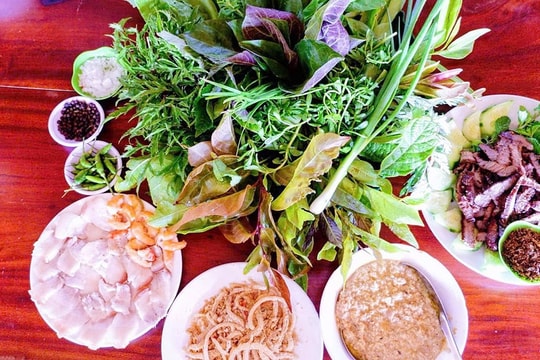 Gỏi lá, món ăn độc đáo, hấp dẫn ở vùng cao Kon Tum