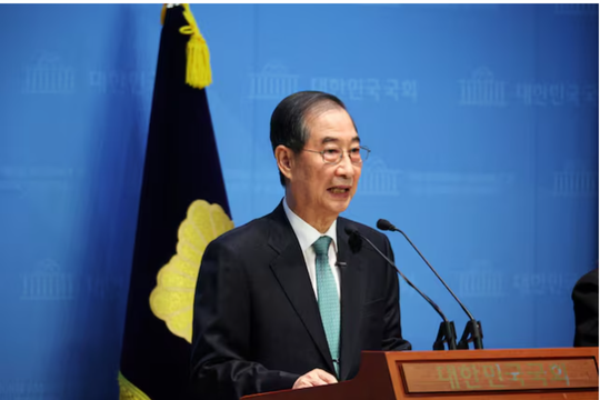 Thủ Tướng Hàn Quốc Han Duck-soo bị cấm xuất cảnh