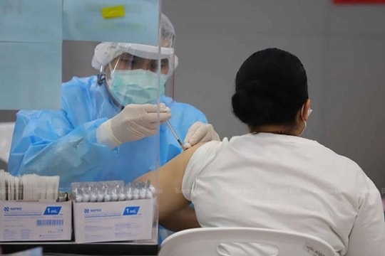 Thái Lan đẩy mạnh sản xuất thuốc kháng virus để ứng phó dịch Covid-19