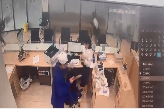 Kẻ bịt mặt xông vào ngân hàng ở Quảng Ninh, cướp 400 triệu đồng rồi bỏ trốn