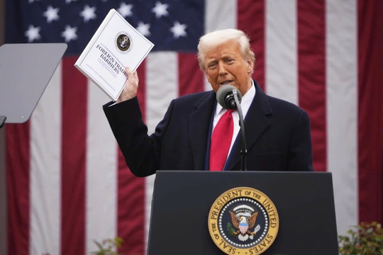 Toà án Mỹ chặn đòn thuế quan của ông Trump, Nhà Trắng lên tiếng