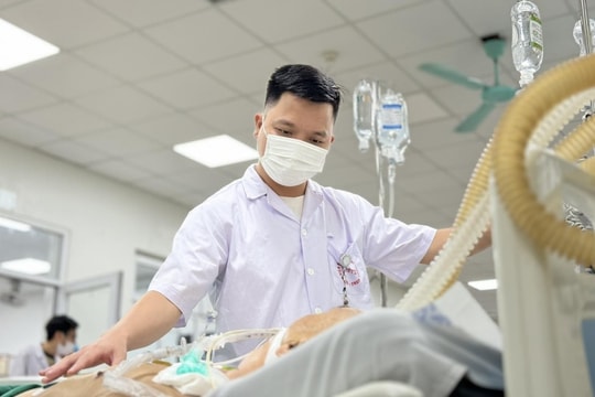 Nhiều người trẻ khỏe mắc thủy đậu với biến chứng nguy hiểm tính mạng