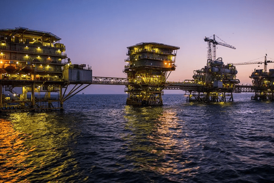 Giá xăng dầu hôm nay 31/5: Tiếp tục giảm