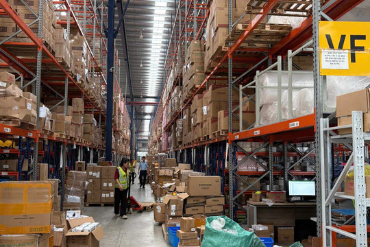 Thu gần 226.000 mỹ phẩm, hàng gia dụng không rõ nguồn gốc ở Công ty Á Châu