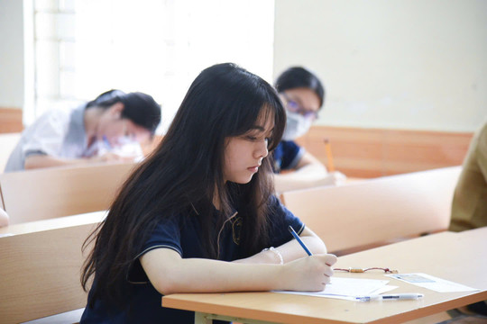 Đề Ngữ văn vào lớp 10 chuyên ở Hà Nội 2025