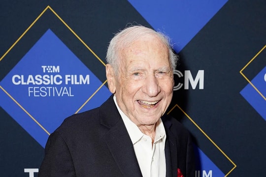 Huyền thoại Mel Brooks 99 tuổi vẫn tham gia phần tiếp theo phim “Spaceballs”