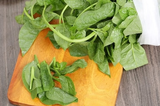 Nhóm người không nên ăn rau mồng tơi