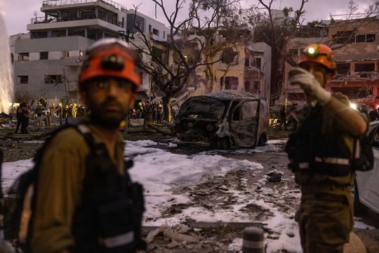 Đòn phủ đầu của Israel có đủ sức làm tê liệt pháo đài hạt nhân Iran?