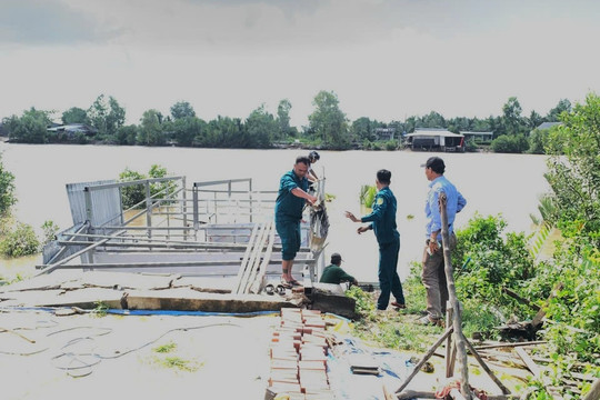 Cà Mau: Sạt lở “nuốt chửng” nhiều nhà dân, thiệt hại hơn 2 tỷ đồng