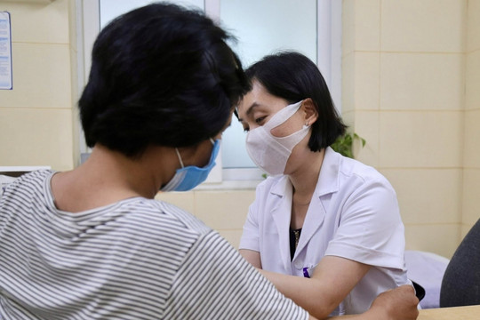 Bệnh nhân vui mừng vì quy định mới: lấy thuốc 3 tháng một lần