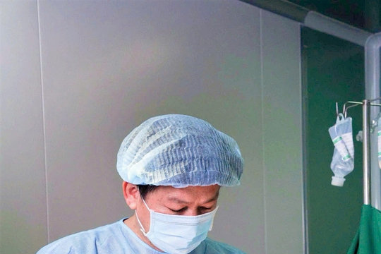Cô gái phải mổ 60 lần vì hoại tử sau tiêm filler trôi nổi