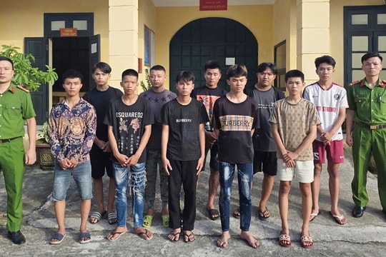 Tạm giữ hình sự 10 đối tượng gây rối trật tự công cộng tại Thanh Hóa
