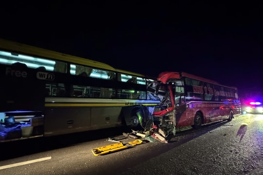 Tạm giữ hình sự tài xế xe khách trong vụ tai nạn trên cao tốc khiến 3 người chết