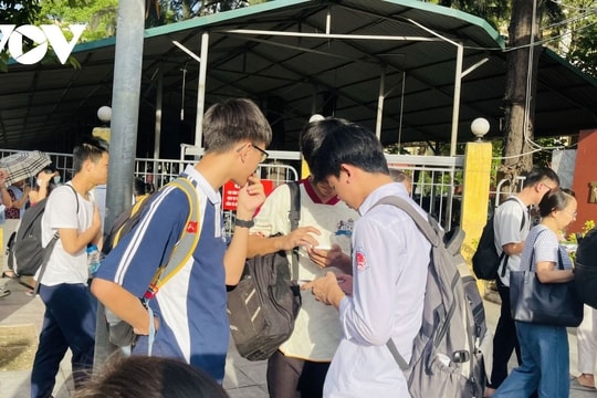 Áp lực học tập: “Sát thủ vô hình” của sức khỏe tinh thần học sinh