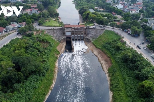 Nhiều địa phương khó xử lý nước sông ô nhiễm vì phải hứng nước thải từ thượng nguồn