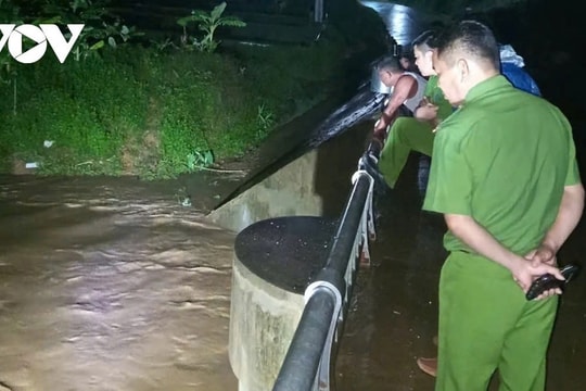 Phú Thọ khẩn trương tìm kiếm người phụ nữ bị lũ cuốn mất tích ở xã Đức Nhàn