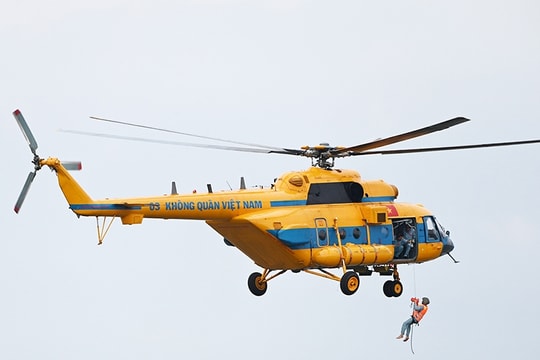 Quân đội sẵn sàng bay cứu hộ, ứng phó khẩn cấp với mưa lũ tại Nghệ An